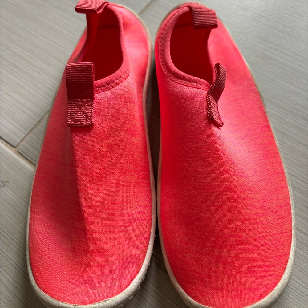 Kids Cat and Jack Water Shoes Size 13